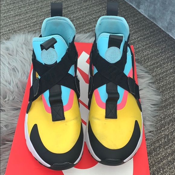 yellow huaraches grade school